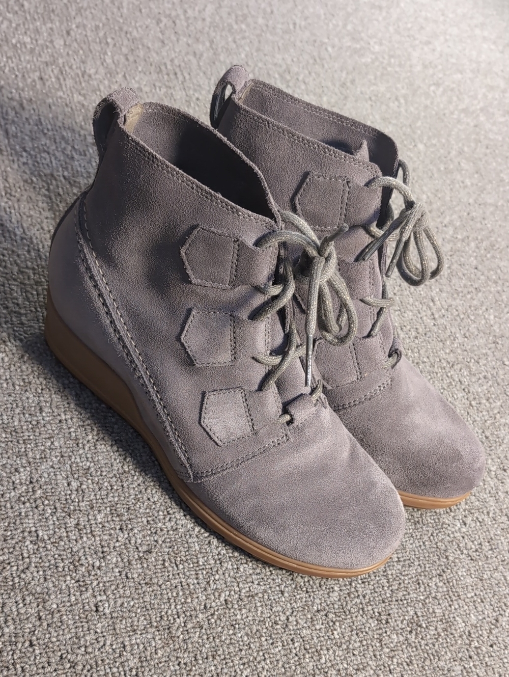 Sorel Evie Lace Wedge Ankle Booties Size 9.5 in Gray Suede